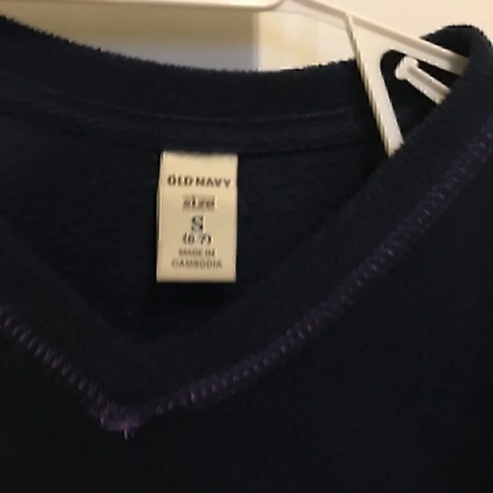 Old Navy Girls size small 6/7  navy top